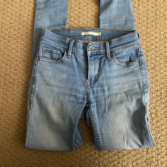 Levi’s - Picture 2 of 3